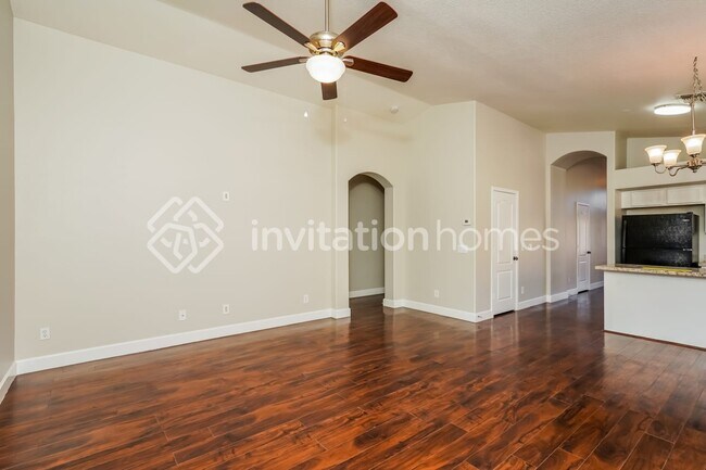 Building Photo - 15753 W Latham Street