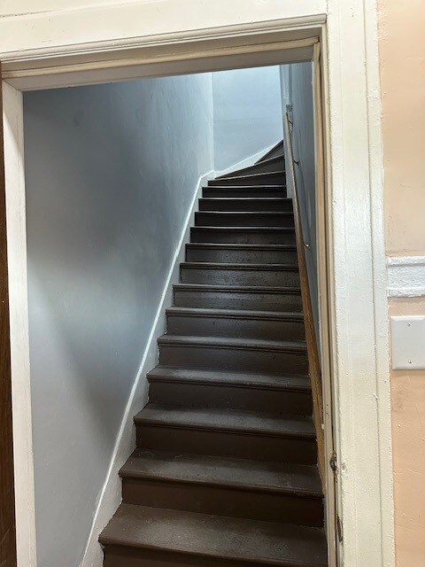 Building Photo - 1945 S Kedzie Ave