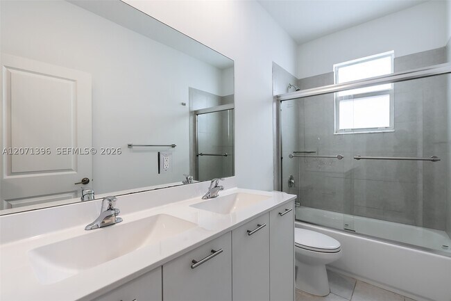 Building Photo - 2408 NW 131st Cir