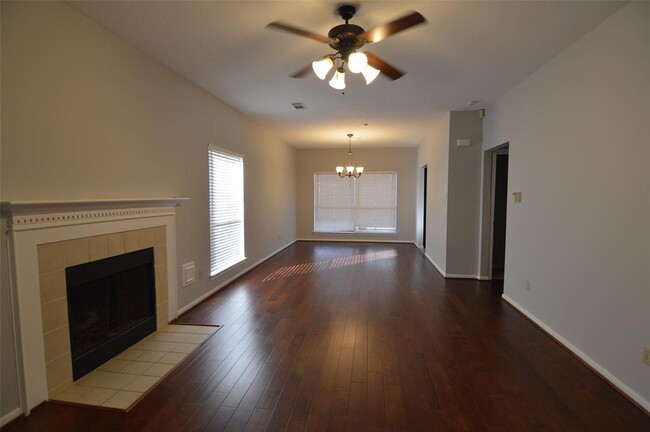 Foto del edificio - 11322 Rocky Mill Dr