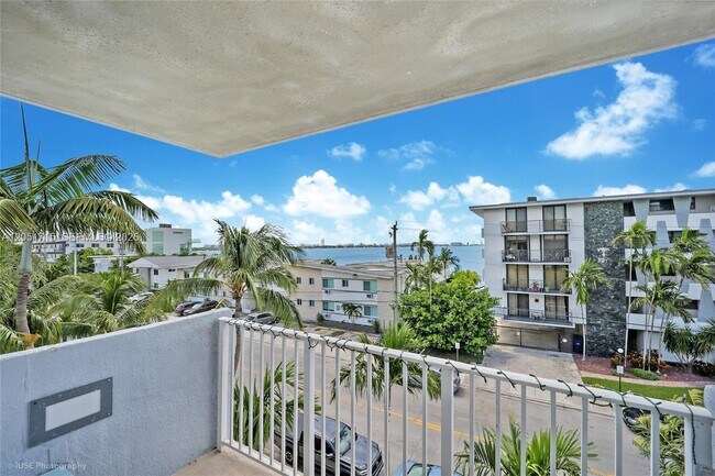 Foto del edificio - 1801 S Treasure Dr