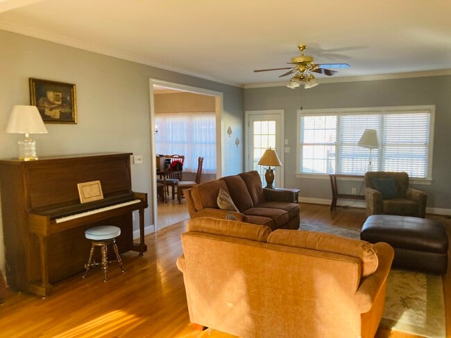 Family Room - 5804 Billet Rd