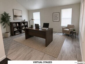 Building Photo - 15123 Chasehill Dr