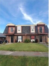 Building Photo - 7201 Salem Dr