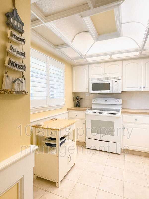 Building Photo - 10350 Imperial Point Dr W