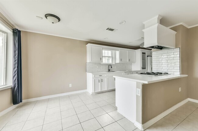 Building Photo - 10906 Sageorchard Ln