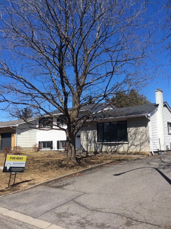 Building Photo - 21 Keewatin Crescent