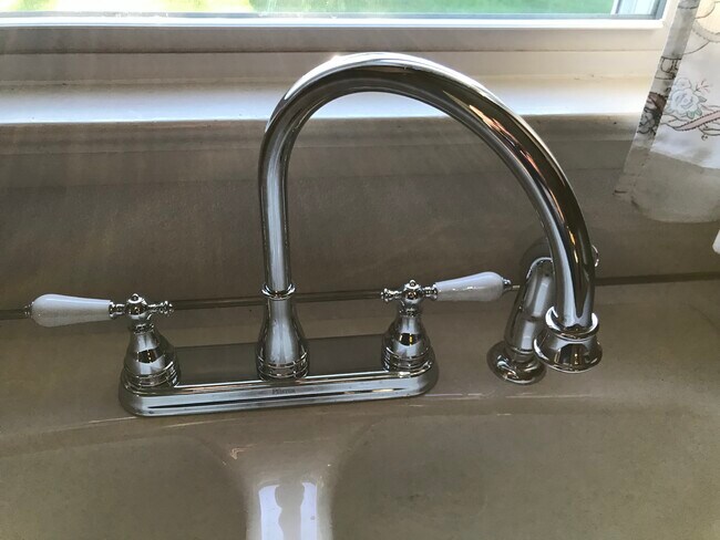 Building Photo - 2148 Fruitville Pike