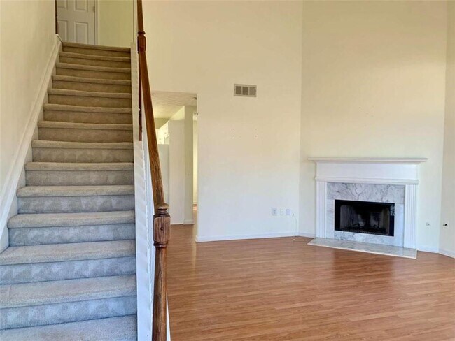 Building Photo - 1481 Laurel Pointe Cove
