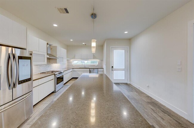Building Photo - 2211 Padron Pl