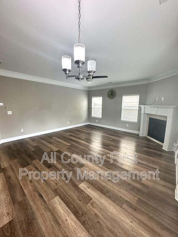 Building Photo - 553 Sprayberry Dr