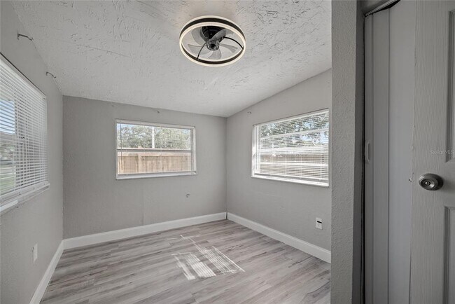 Foto del edificio - 605 S Disston Ave