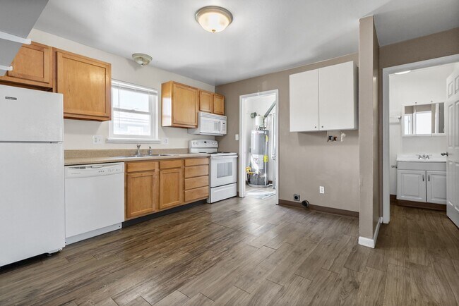 Foto del edificio - 4021 Goodell Ln
