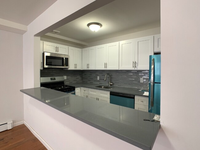 Foto del edificio - 756 E 216th St