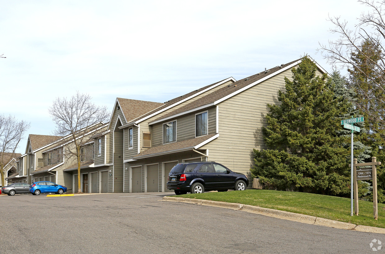 Primary Photo - Forest Ridge Townhomes