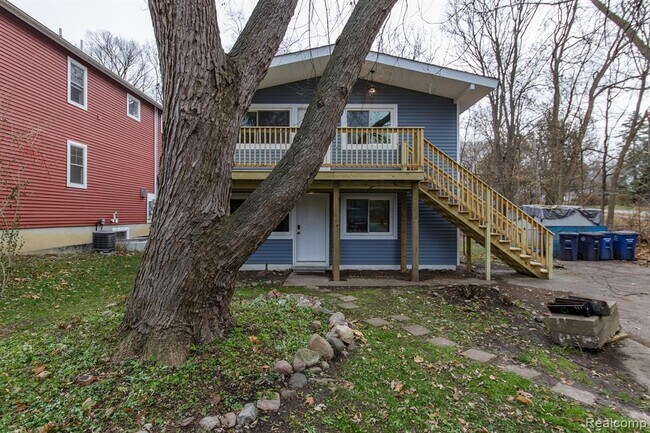 Building Photo - 417 Montgomery Ave