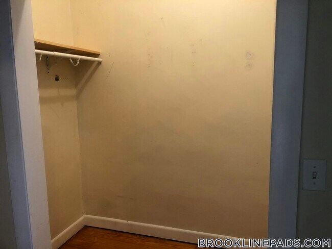 Foto del edificio - 1728 Beacon St