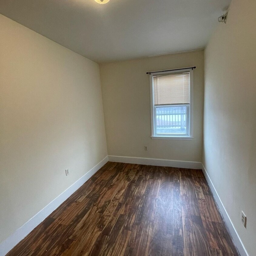 Primary Photo - 1 Room in a Rooming House in Brockton for ...