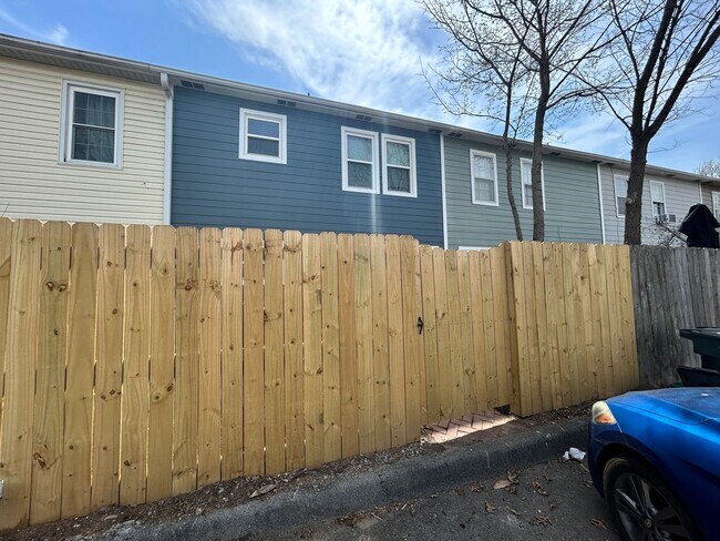 Foto del edificio - Well appointed 2 bed, 2.5 bath Townhouse
