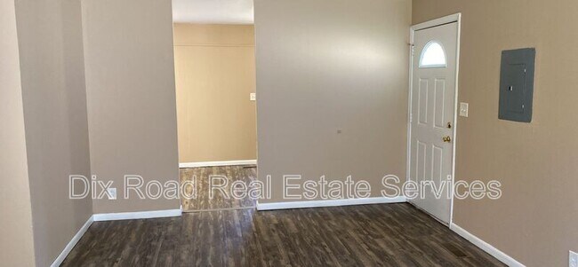 Foto del edificio - 2102 Piccadilly Ave