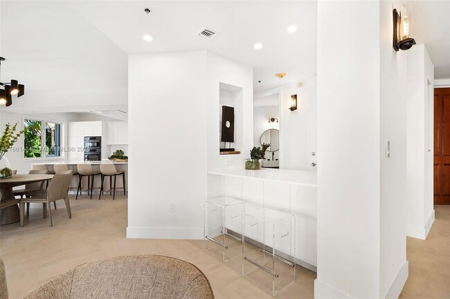 Building Photo - 13647 Deering Bay Dr