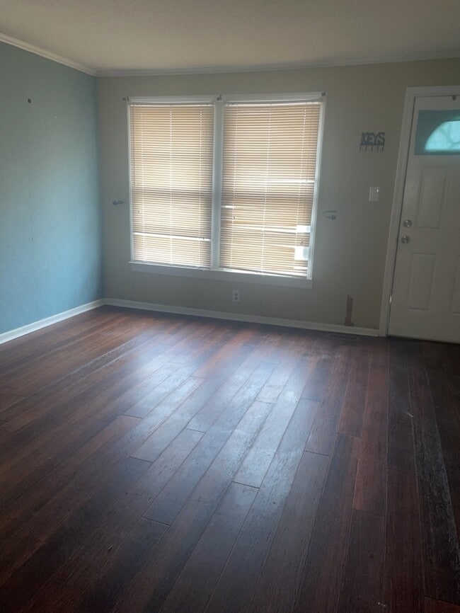 Building Photo - Cute Piedmont Home