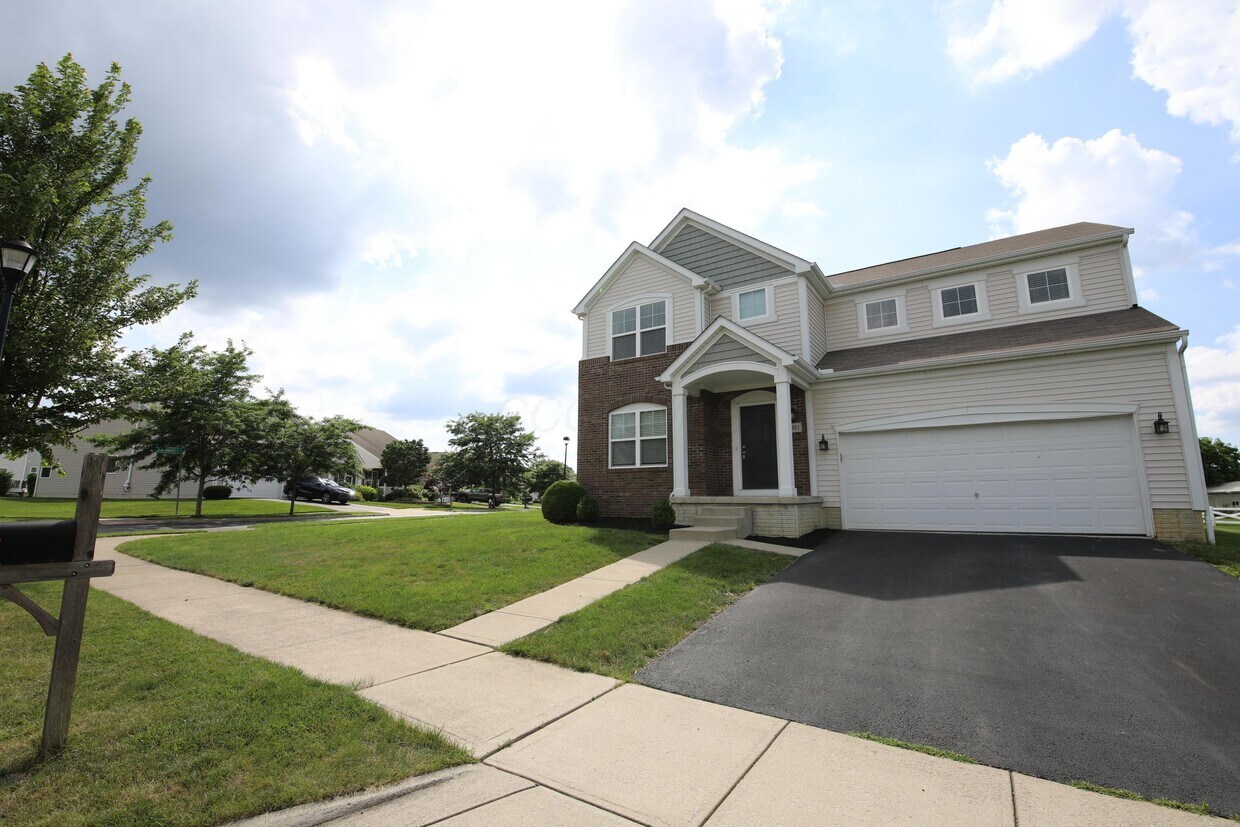 Foto principal - 5801 Sedgemoor Dr