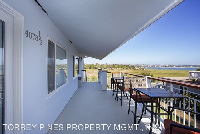 Building Photo - 4080 1/2-4080 Crown Point Dr
