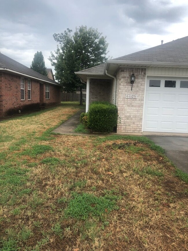 Building Photo - S. S 15th St