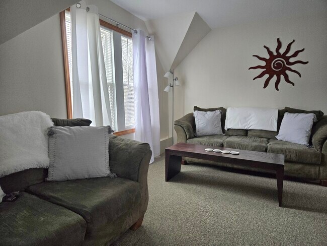 Foto del edificio - 81 Old Hopkinton Rd