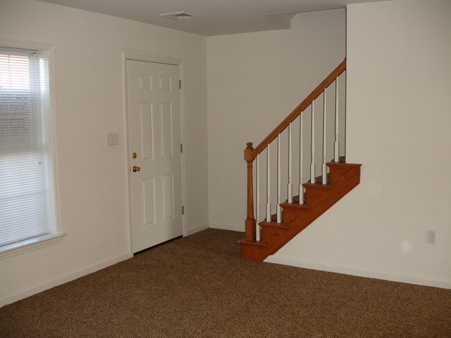 Building Photo - 31 S Whisper Ln