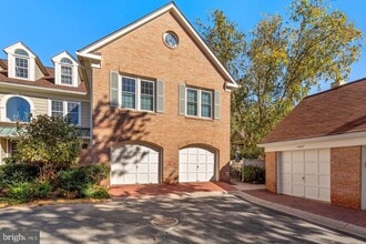 Building Photo - 5801 Linden Square Ct