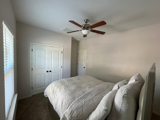 Dormitorio 2 - 1330 Plaza Lake Dr