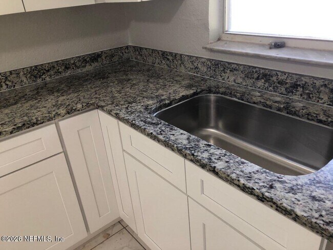 Foto del edificio - 2953 W 9th St