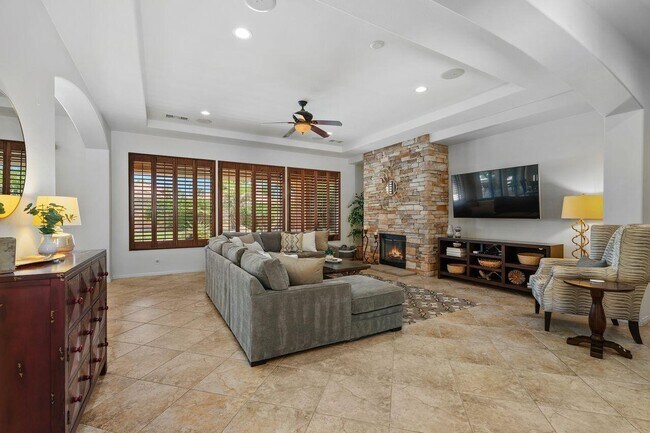 Building Photo - 48476 Bighorn Dr