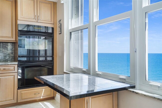 Foto del edificio - 4280 Galt Ocean Dr