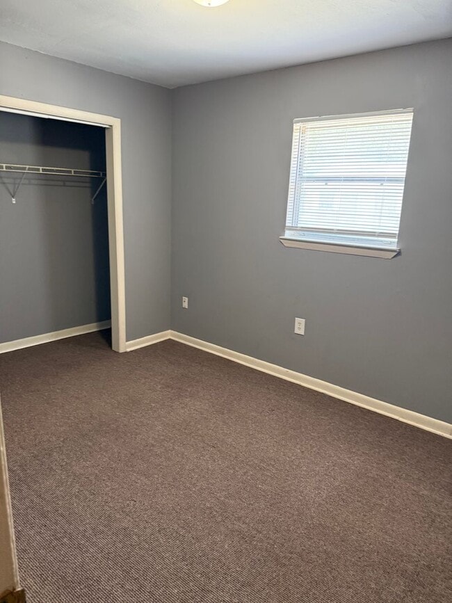 Building Photo - Affordable 2-Bedroom 1-Bath Duplex - Great...