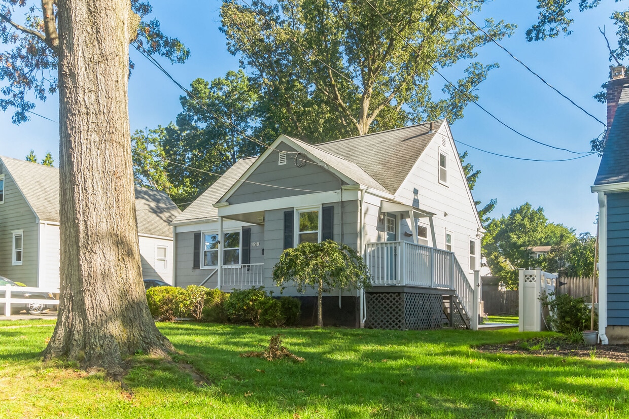 Primary Photo - 1519 Boulevard