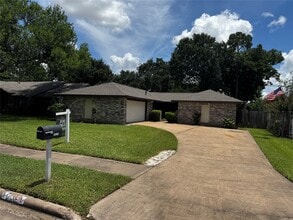Building Photo - 10415 Sageburrow Dr