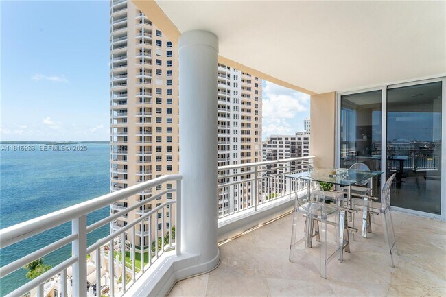 Foto del edificio - 848 Brickell Key Dr