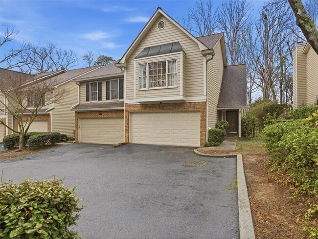 Building Photo - 2970 Woodruff Dr SE