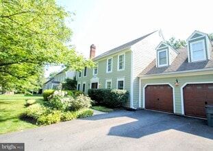 Building Photo - 1506 Chain Bridge Ct
