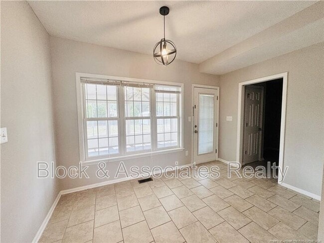 Building Photo - 109 Vail Ct