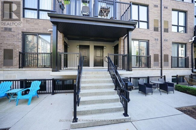 Building Photo - 1208 Main St E