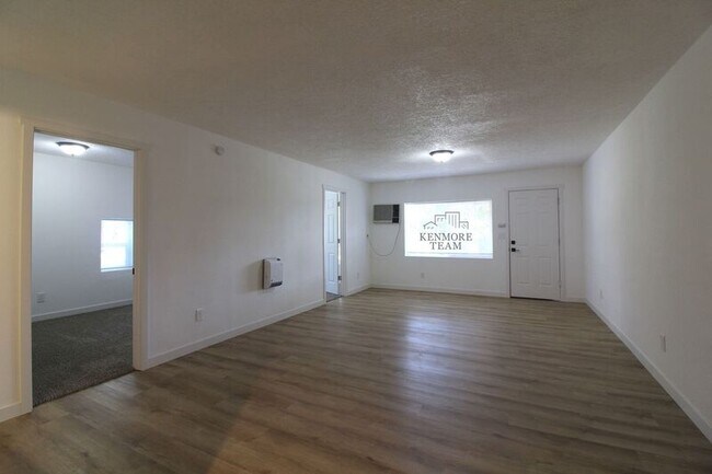 Foto del edificio - 224204 E Main St
