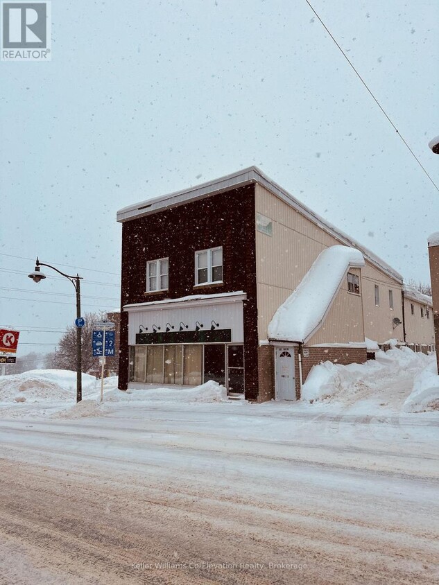 Primary Photo - 101-101 Main St