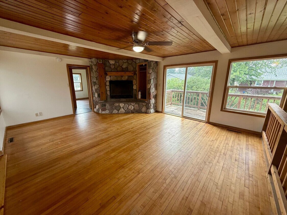 Foto principal - 3 Bed 2 Bath Single Family Home in Elcho