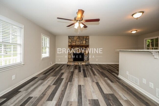 Foto del edificio - 95 Stone Wood Ln