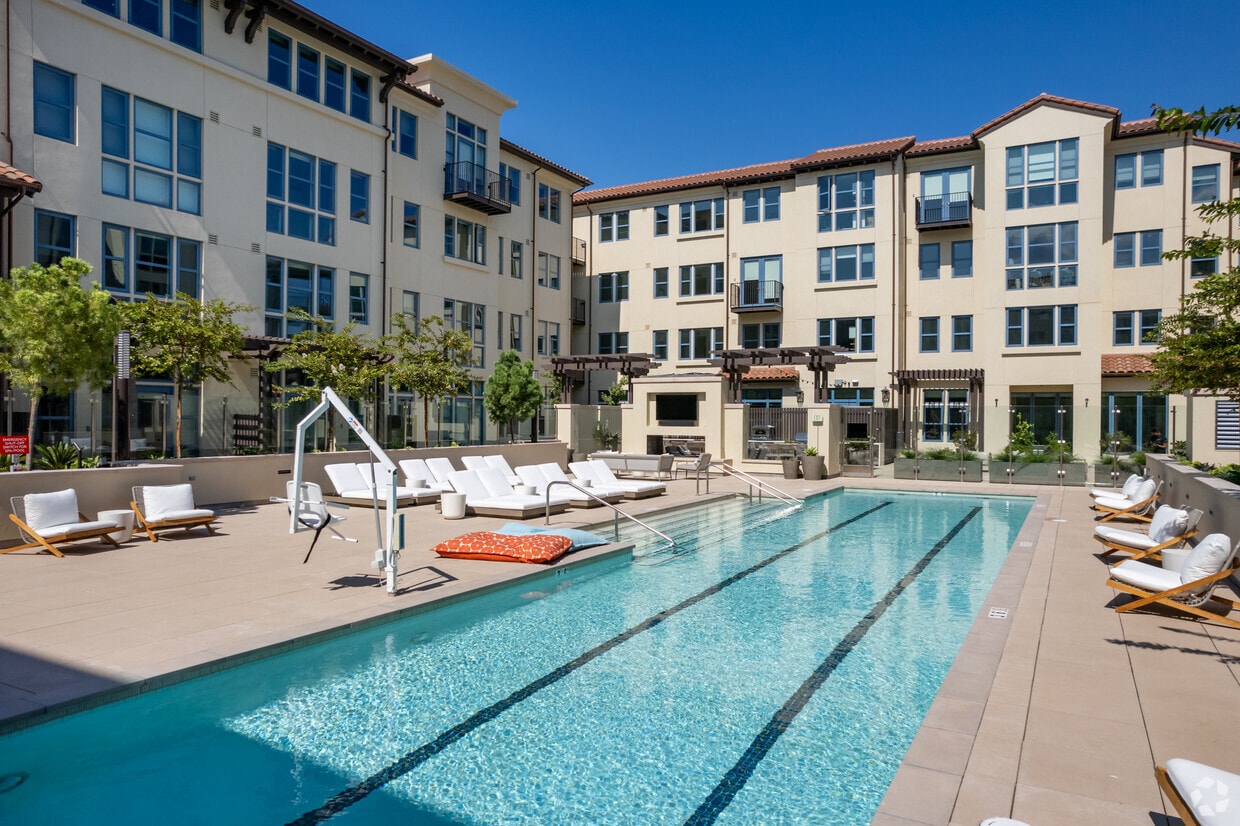Stanford University Apartments