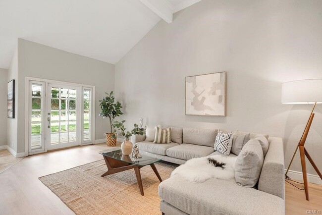 Building Photo - 6908 Country Club Dr